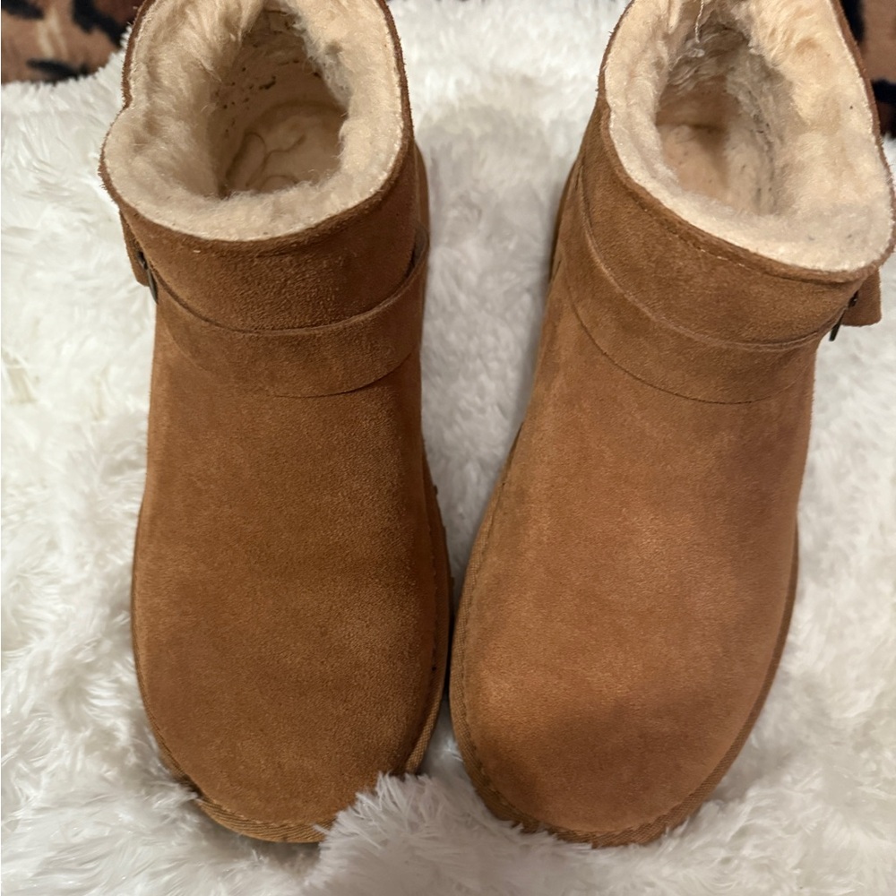 Womens Pawz boots